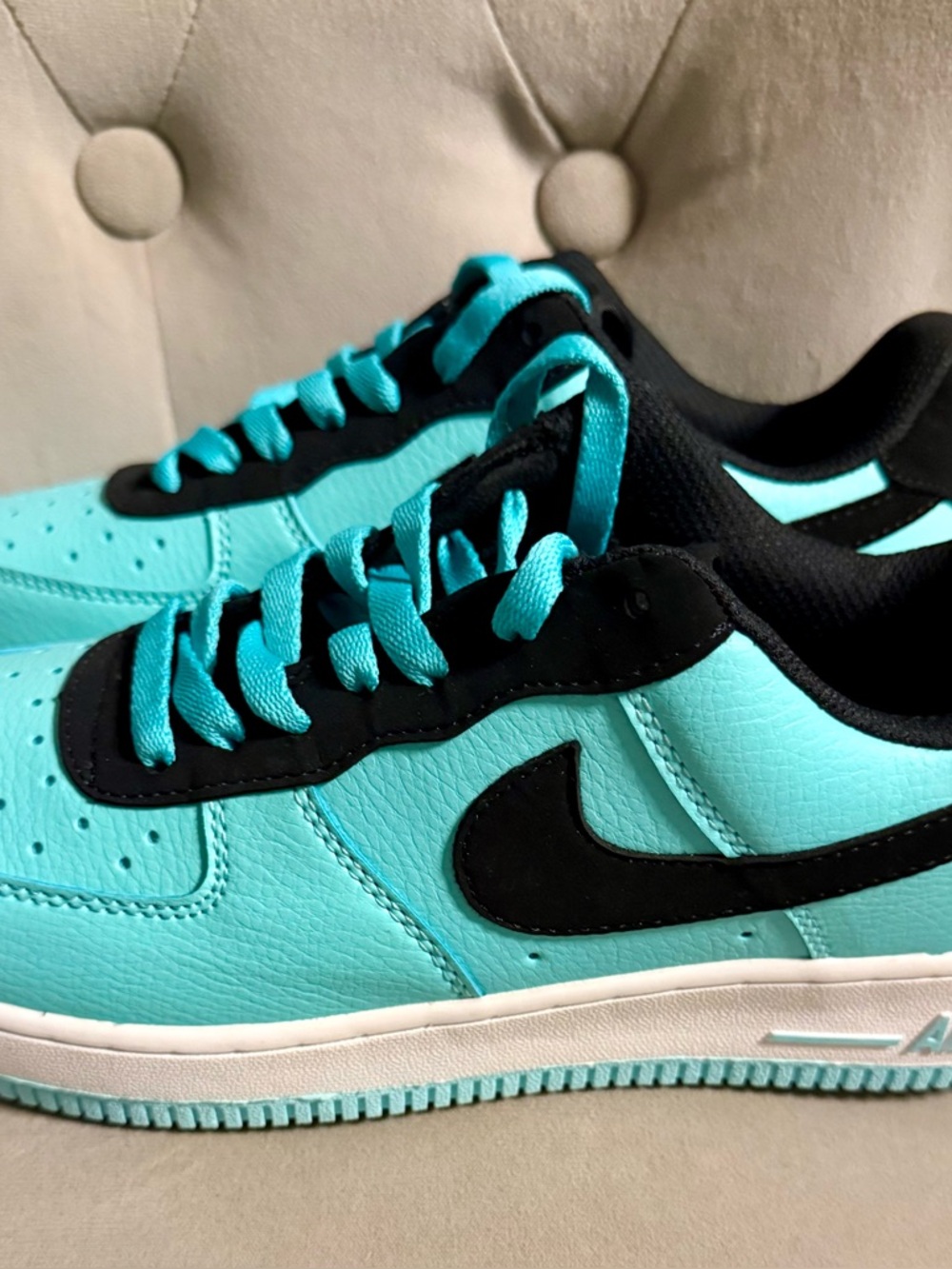 Custom Nike Tiffany & Co. women’s size 8 Dunks
